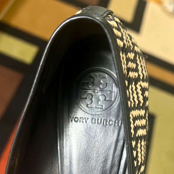 Tory Burch Reva Raffia Straw Leather Black White Flats - Picture 2 of 4